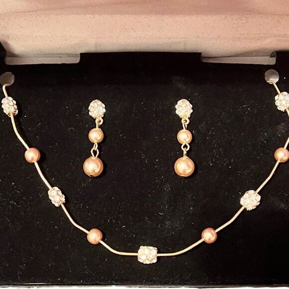 Jewelry - NWT Gold Pearl And Rhinestone Gold Tone Necklace And Earrings Set